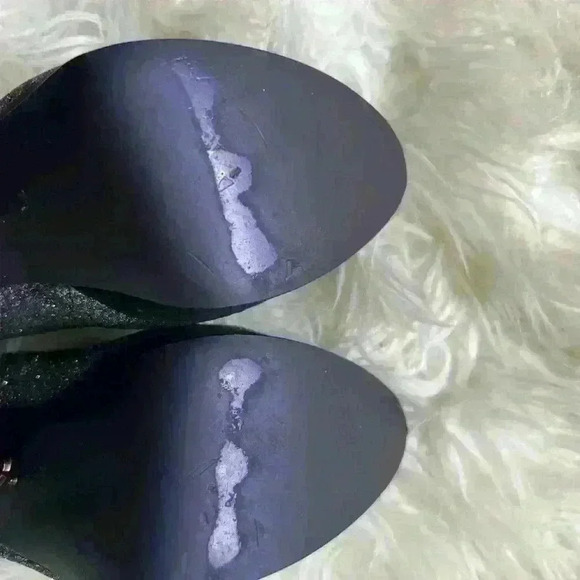 Rachel Roy pumps, worn twice and is in excellent condition. - Picture 6 of 6